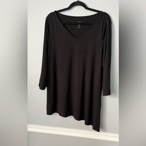 Belle by Kim Gravel Black V-Neck Top